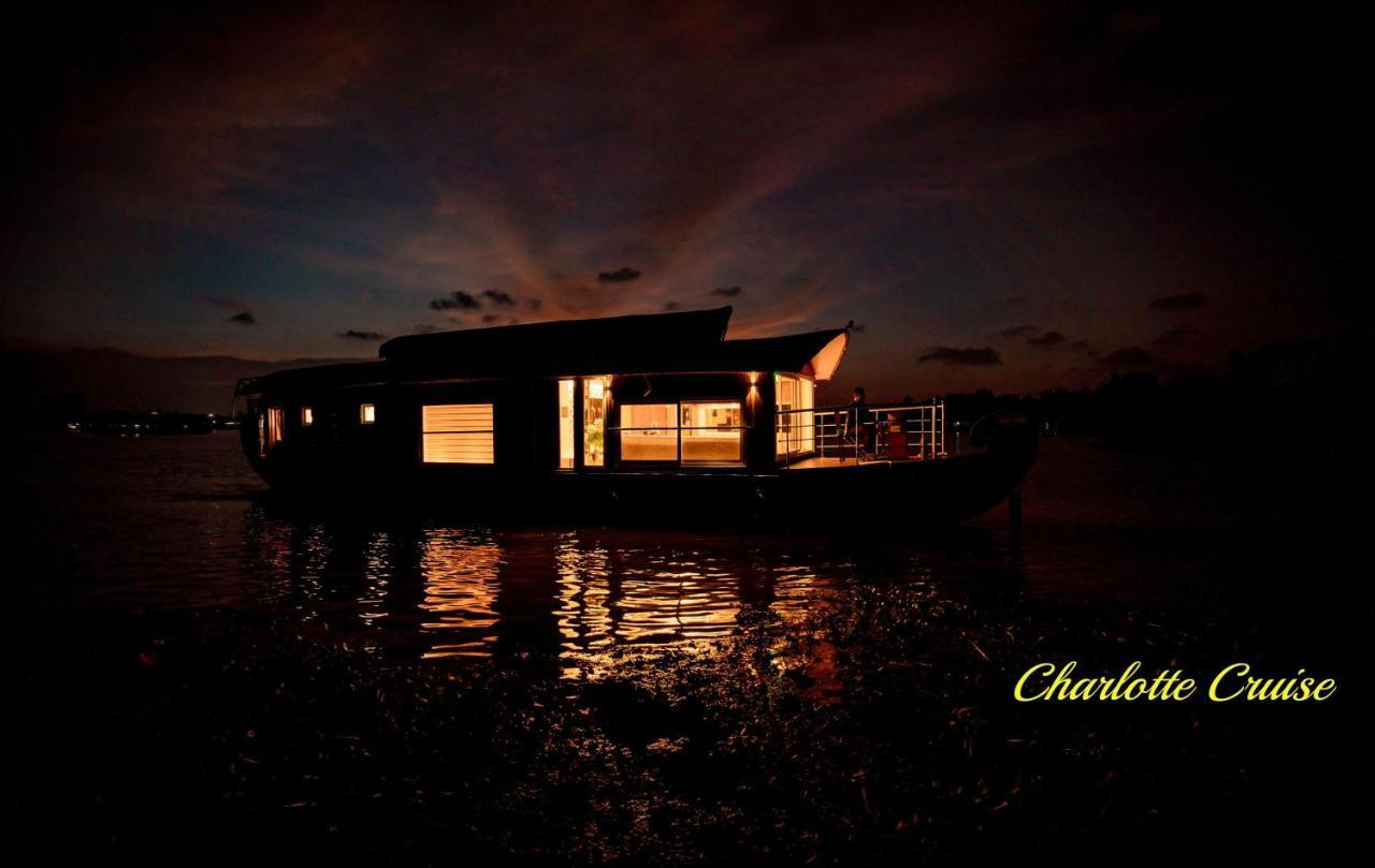 Charlotte Cruise House Boat Hotel Alappuzha Exterior photo