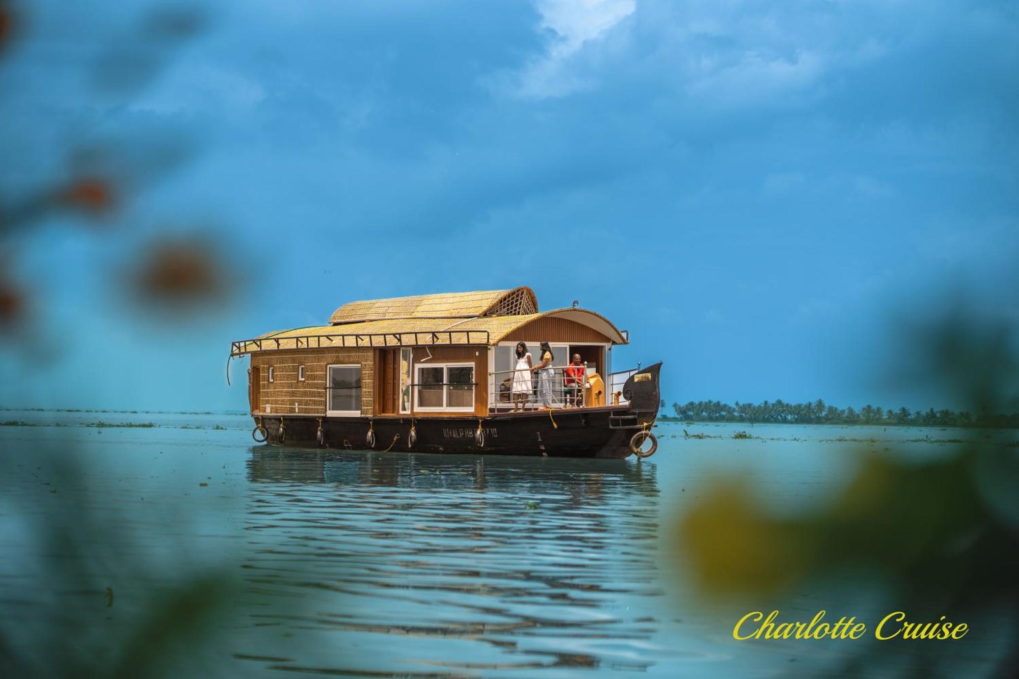 Charlotte Cruise House Boat Hotel Alappuzha Exterior photo
